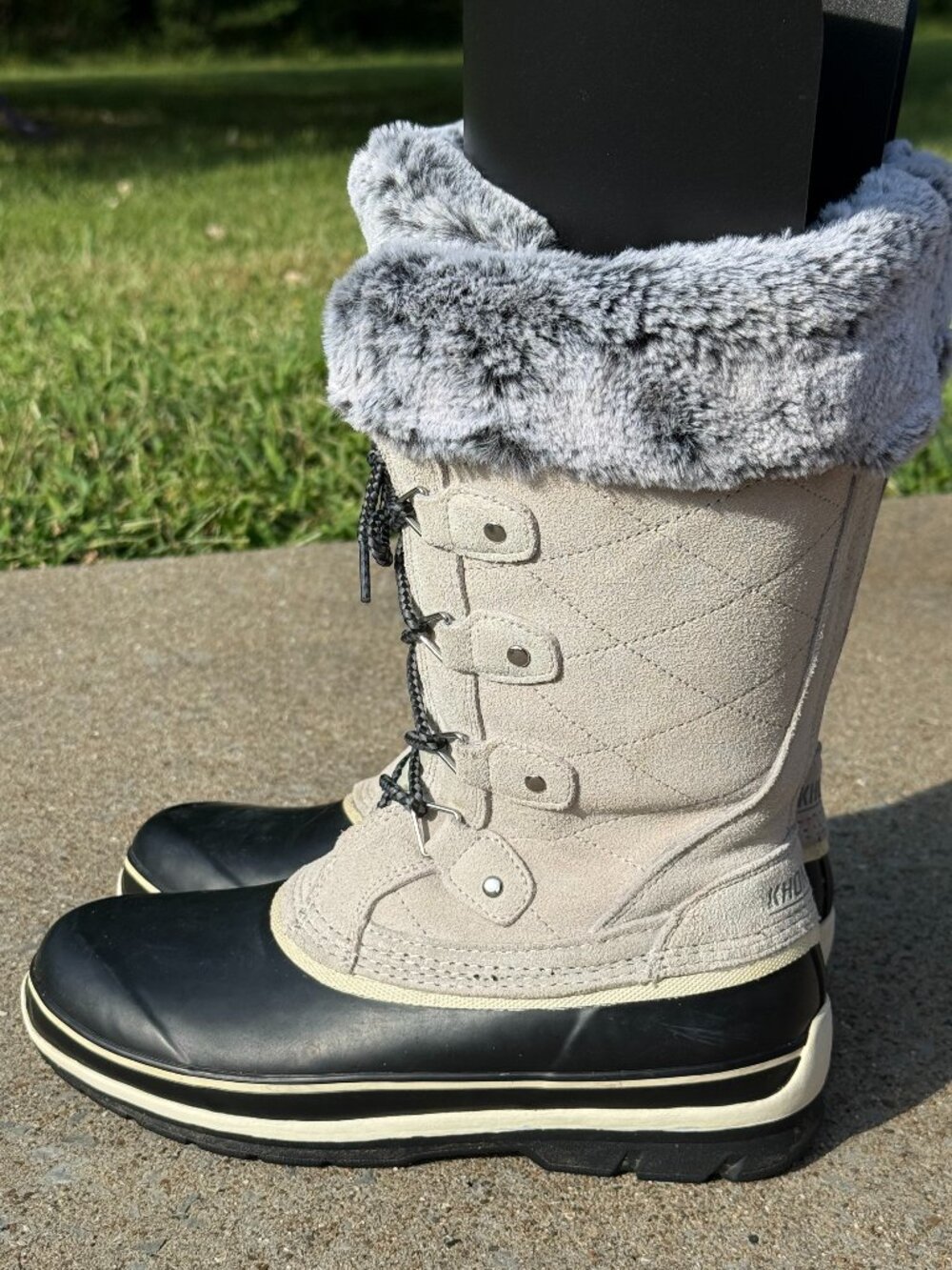 Khombu Emily Womens 8M Snow Boots Faux Fur Waterproof Après Ski Cozycore 4085